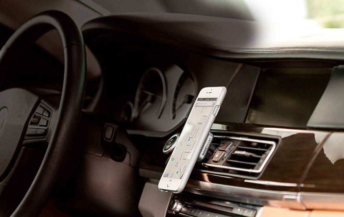 iphone mounted to car air vent