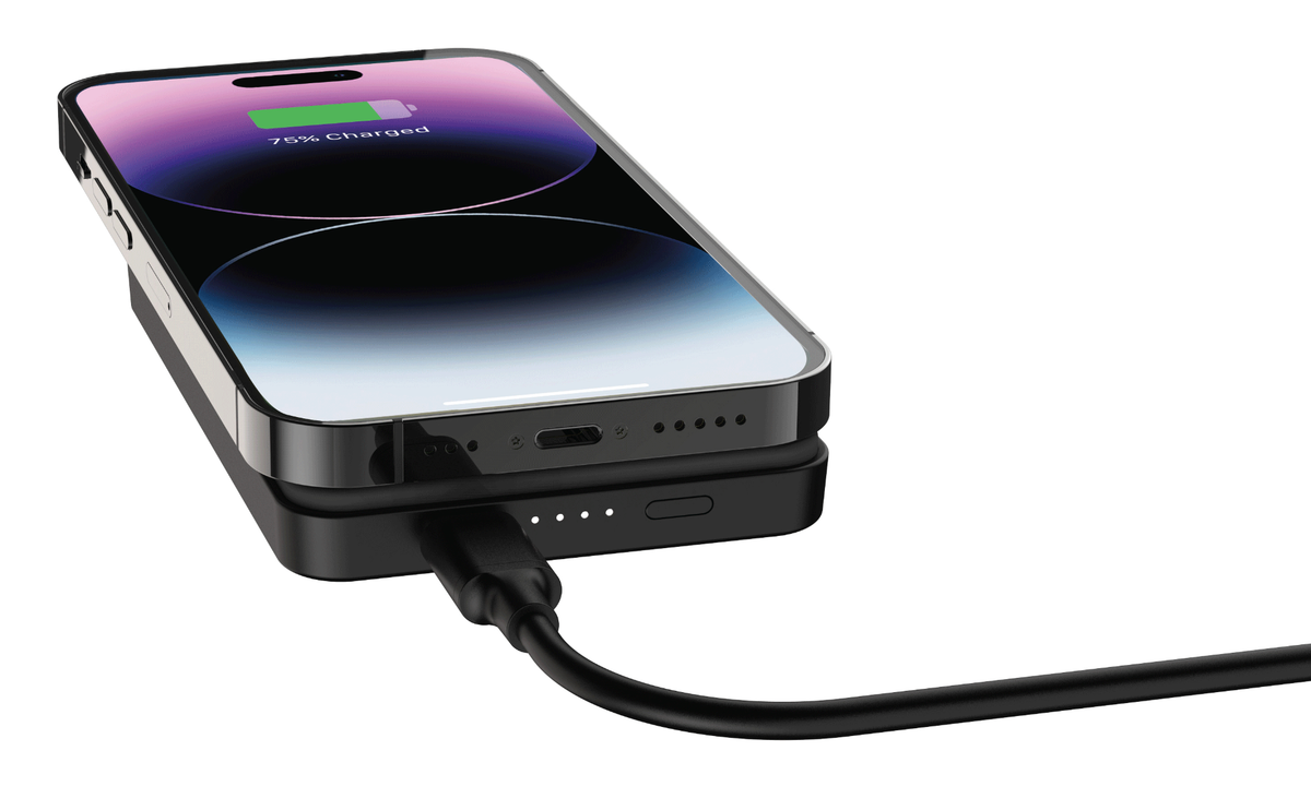 Magnetic Wireless Charging Power Bank charging phone
