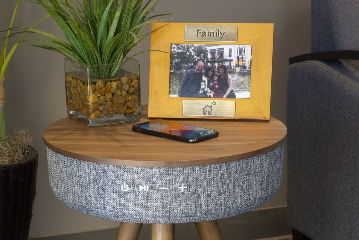 iphone charging via wireless charging table
