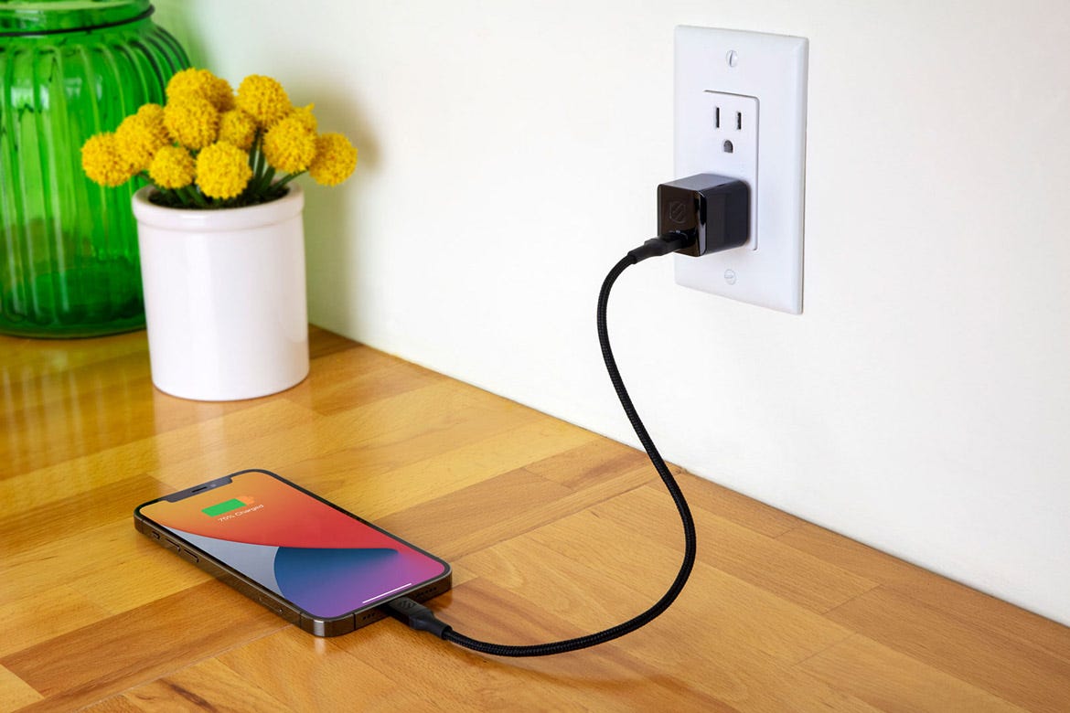 iphone charging via scosche cable to scosche wall charger