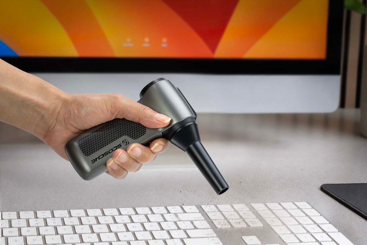 duster cleaning keyboard