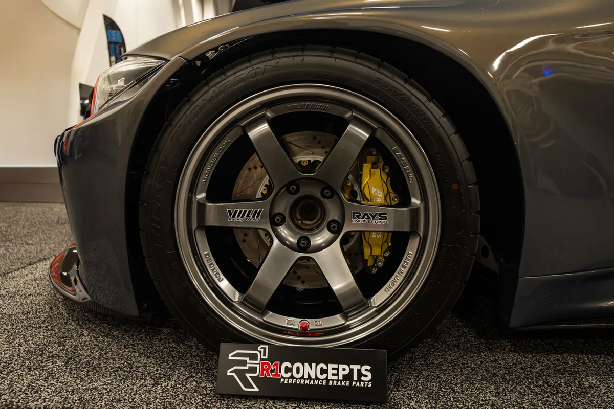 BMW Wheel with R1 Concepts Performanc Break Parts Badge